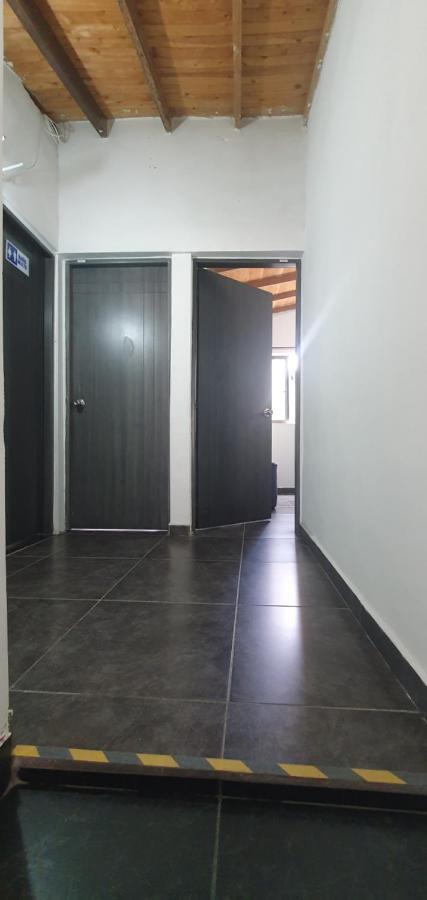 Alojamiento Metro floresta Medellín Exterior foto